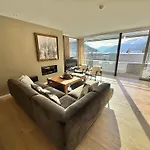 Alpine Luxury With Access To 5 Star Apartment