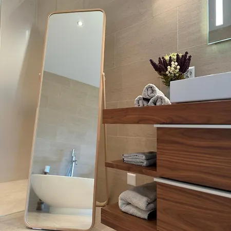 Alpine Luxury With Access To 5 Star Διαμέρισμα